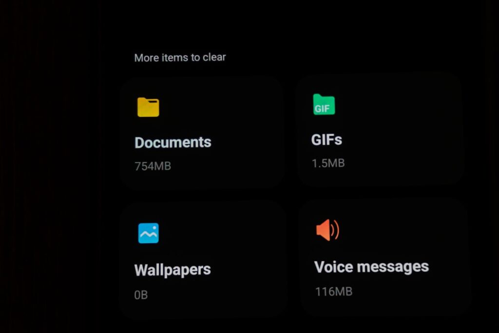 Food for thought: Is Digital Decluttering the New Minimalism?