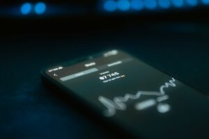 Photo Brain Mimics Smartphone Notification Cycle