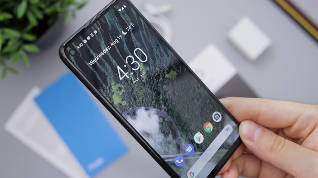 Hmm, I didn’t know that: Your Smartphone Screen is Dirtier Than a Toilet Seat