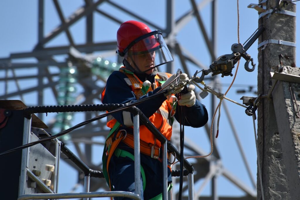 Hmm, I didn’t know that: Your Brain Generates Enough Electricity to Power a Small Lightbulb